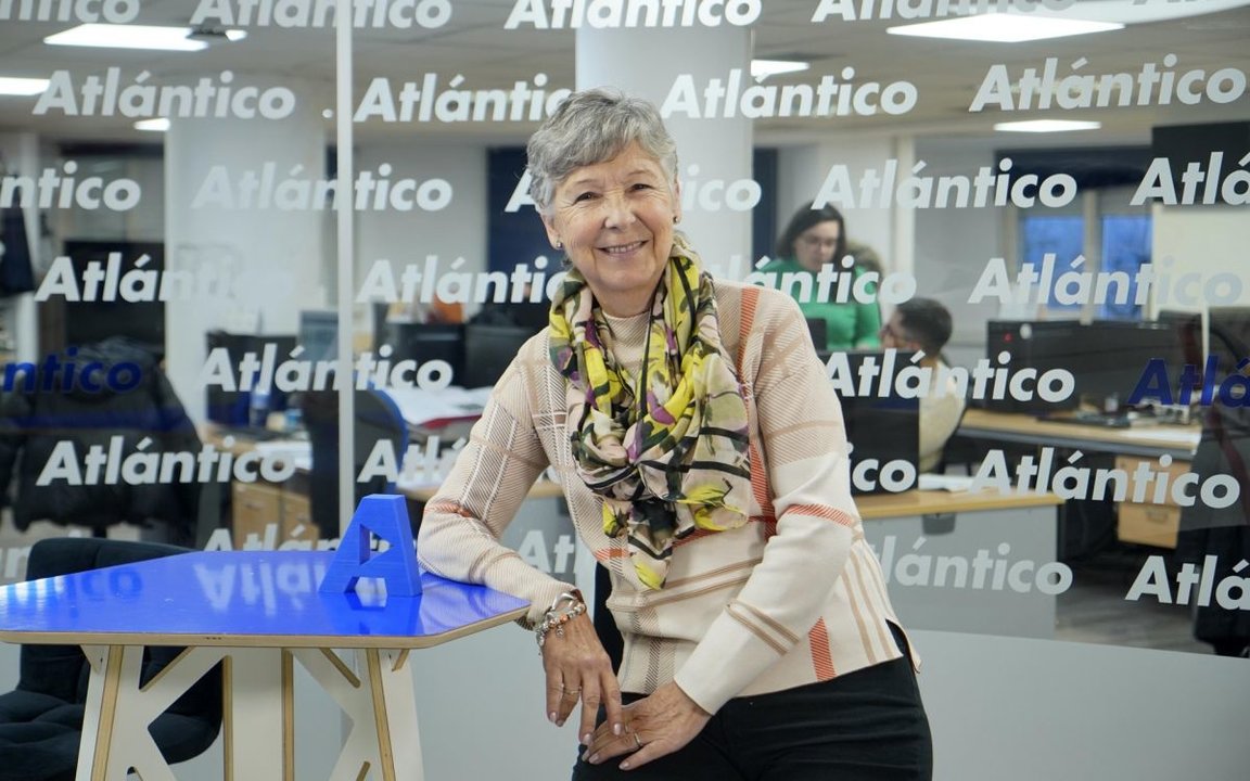 La directora Mau Cardoso en el set de Atlántico TV.