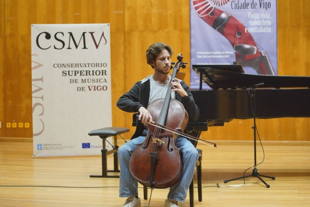 El chelista de Braga, Simão Lima Lamego fue uno de los primeros en tocar ayer.