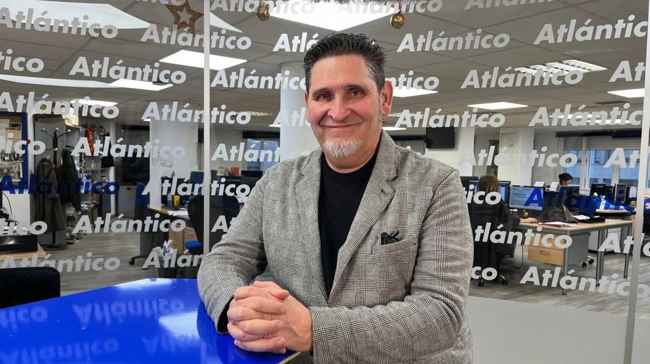Emilio Mosquera, en el set de AtlánticoTV.