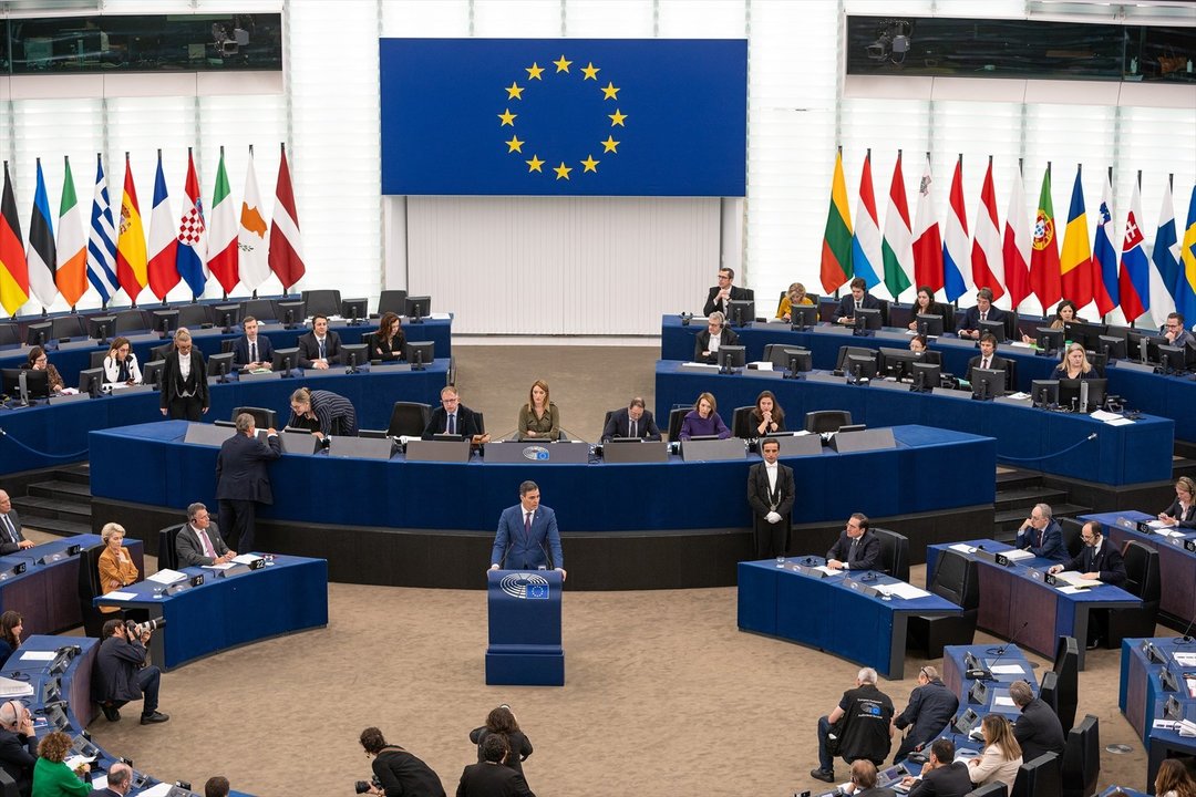 El presidente del Gobierno, Pedro Sánchez, comparece ante el Parlamento Europeo, a 13 de diciembre de 2023, en Estrasburgo. // EP