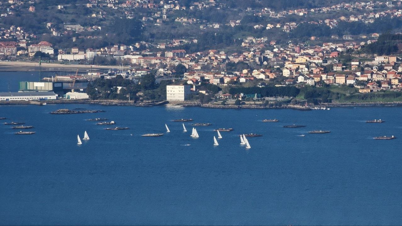 Barcos en la Ría de Vigo. // J.V. Landín