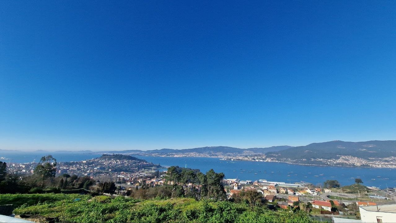 Cielo despejado en Vigo y su área. // J.V. Landín