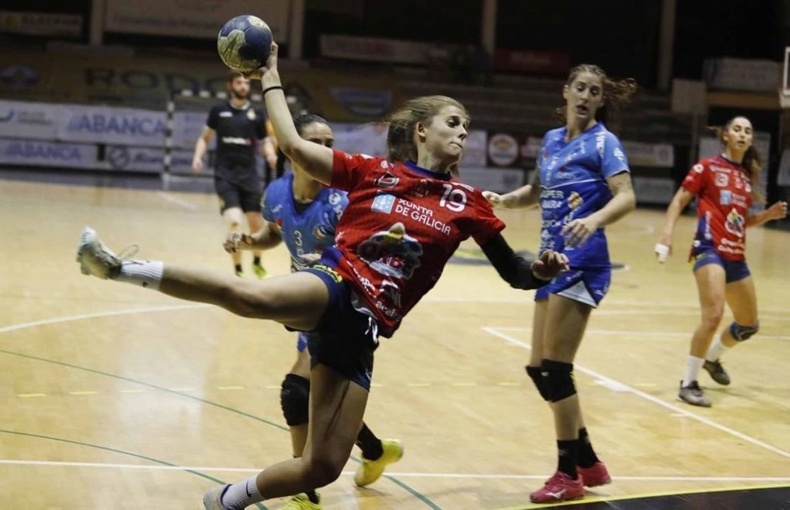 Anthía Espiñeira, en un partido en su etapa como jugadora del Porriño.