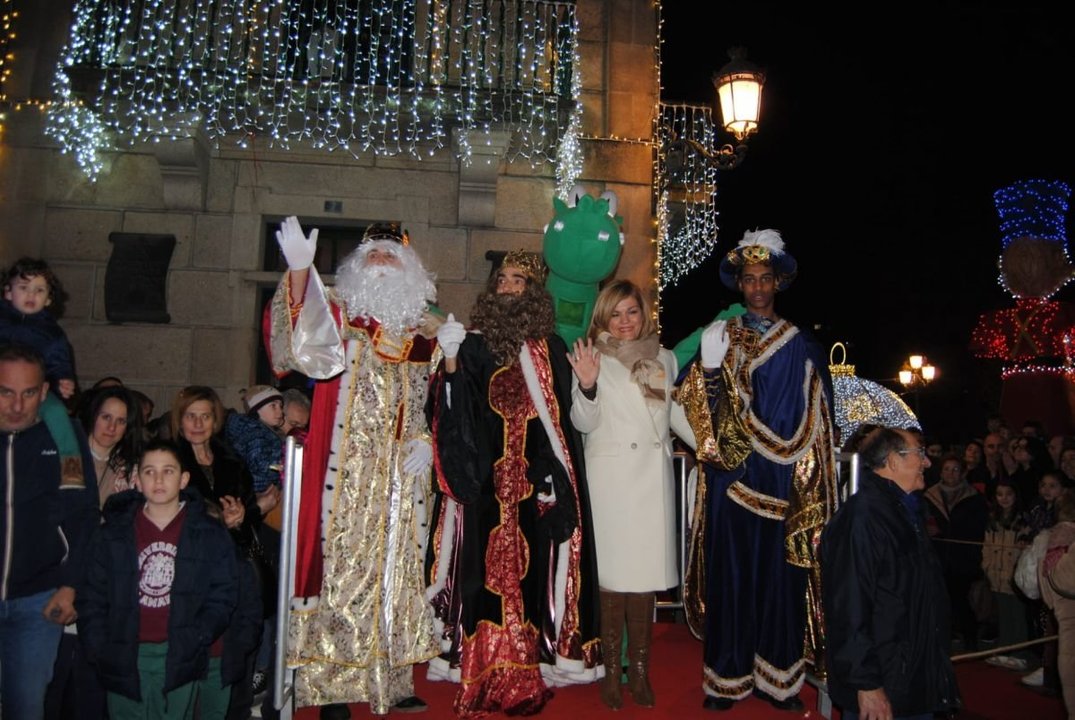 Sus Majestades con Digna Rivas en la celebración del año pasado.