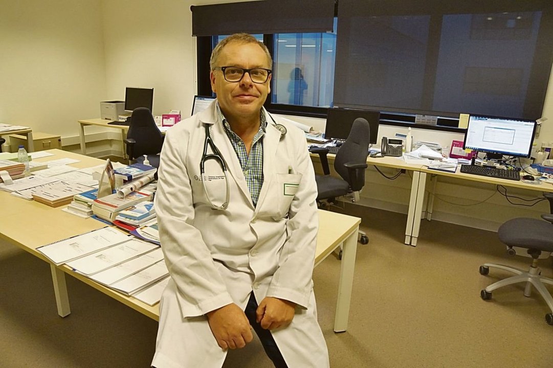 El jefe de Medicina Interna del área de Vigo, Martín Rubianes.