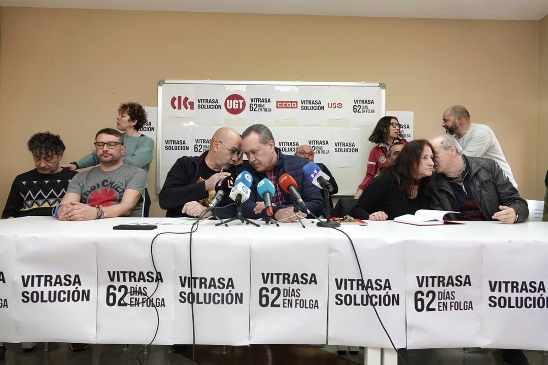 Rueda de prensa de los sindicatos que conforman el comité de Vitrasa. // Vicente Alonso