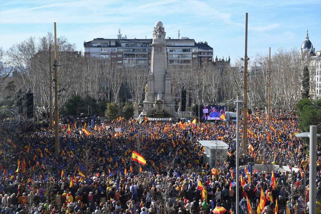 El PP se manifiesta en Madrid para mostrar el rechazo al pacto Junts-PSOE. // E.P.