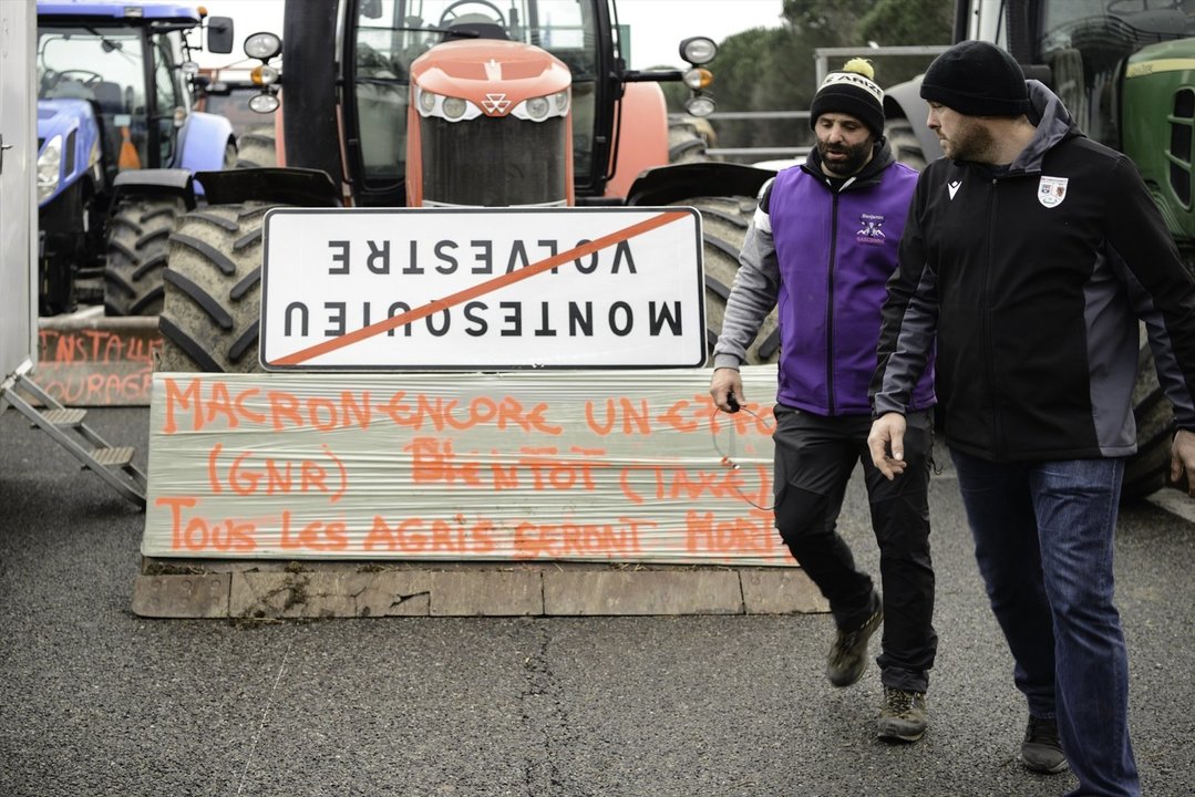 Agricultores franceses bloqueando el tráfico. // Europa Press