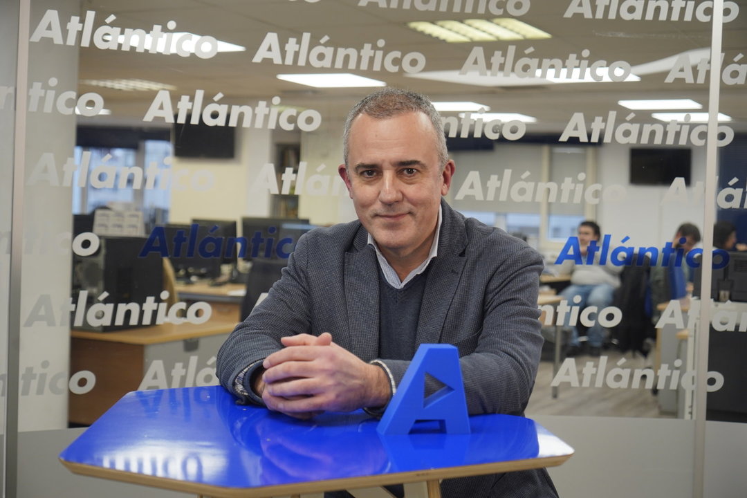 Alberto Fernández en el set de Atlántico TV.