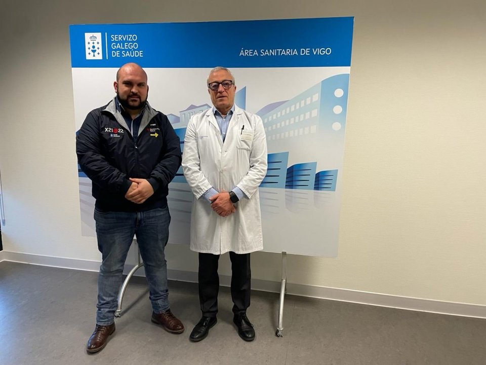 Pablo Barcia y Javier Puente se reunieron en las dependencias del área sanitaria  de Vigo.