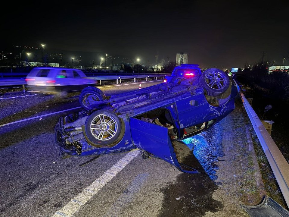 Estado en el que quedó uno de los vehículos implicados en el accidente. // Europa Press