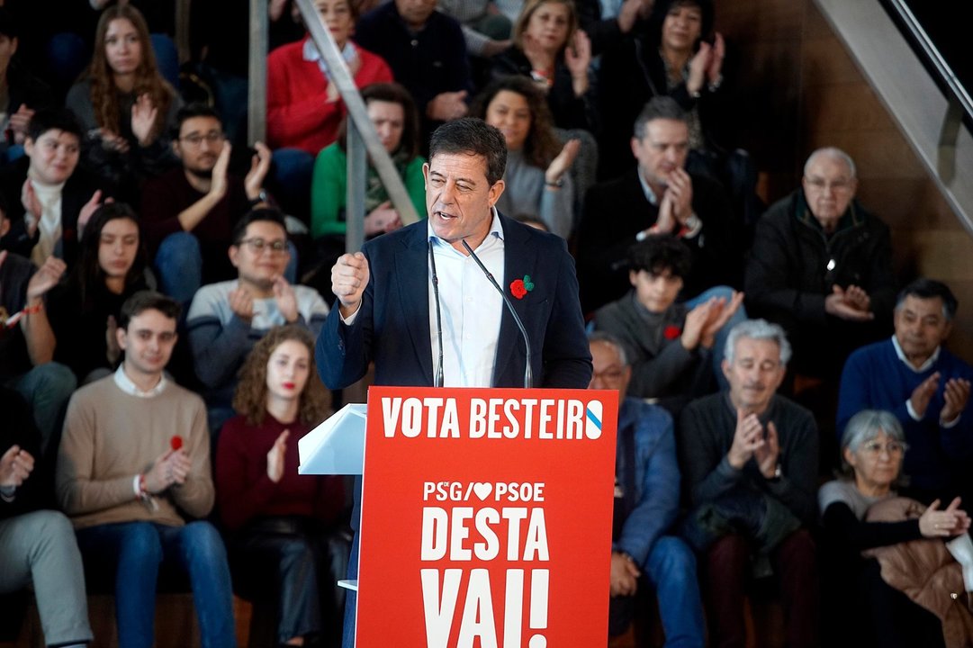 Besteiro, candidato a la Xunta, en el mitin del PSdeG en el Auditorio Mar de Vigo (3)