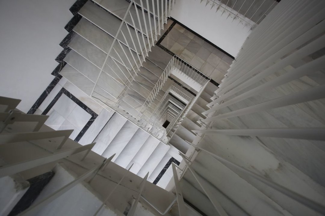 La Cidade da Xustiza mantiene las antiguas escaleras de marmol del Hospital Xeral.