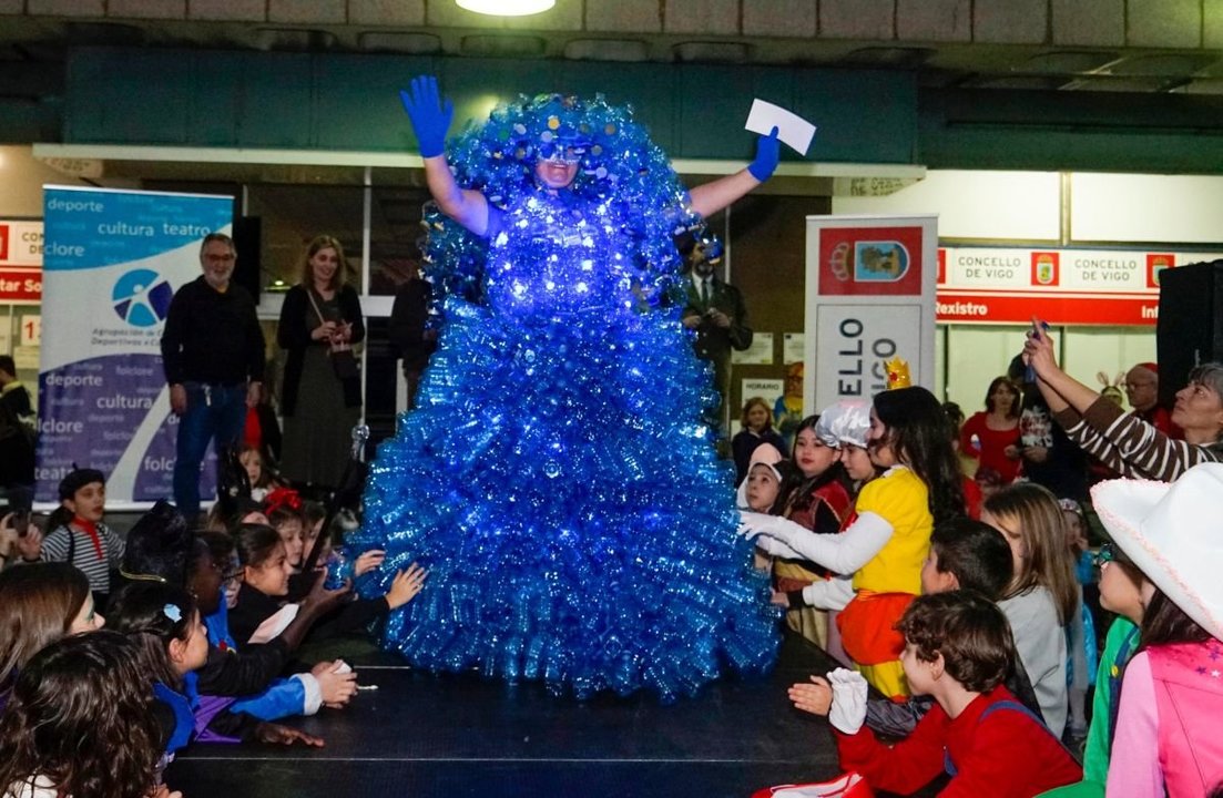 Uno de los disfraces del concurso de Vigo, “Fantasía azul”, de Patricia Gándara, que logró el segundo premio.