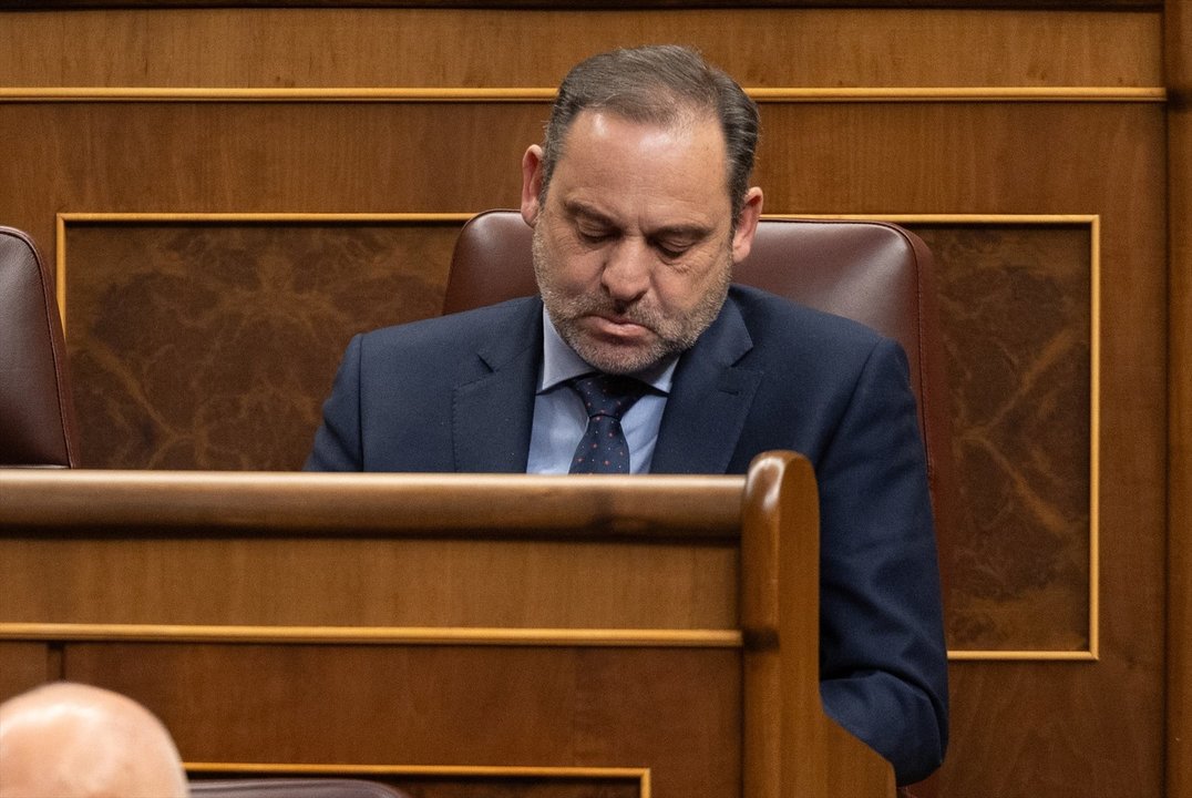 El exministro de Transportes y diputado del PSOE José Luis Ábalos durante una sesión plenaria, en el Congreso de los Diputados. // E.P.