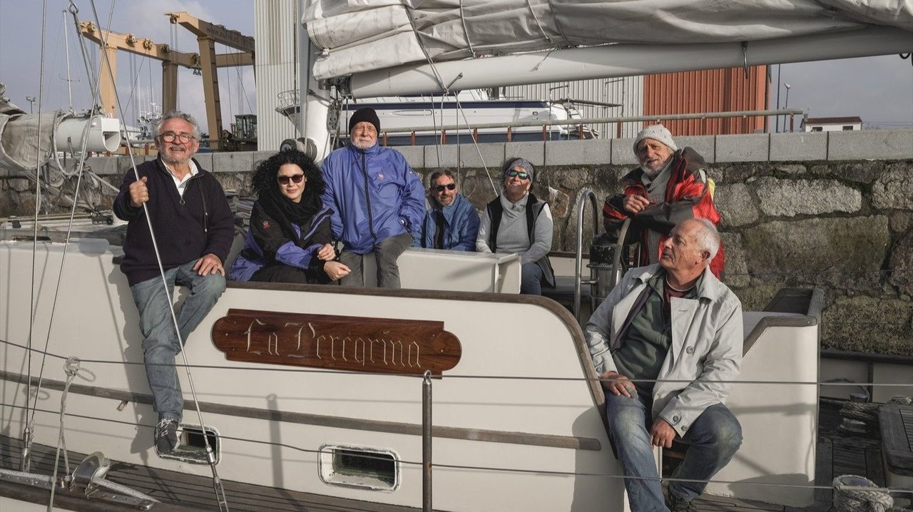 Marineros participantes en el 'Reto Astrolabio', a bordo del velero 'La Peregrina'.