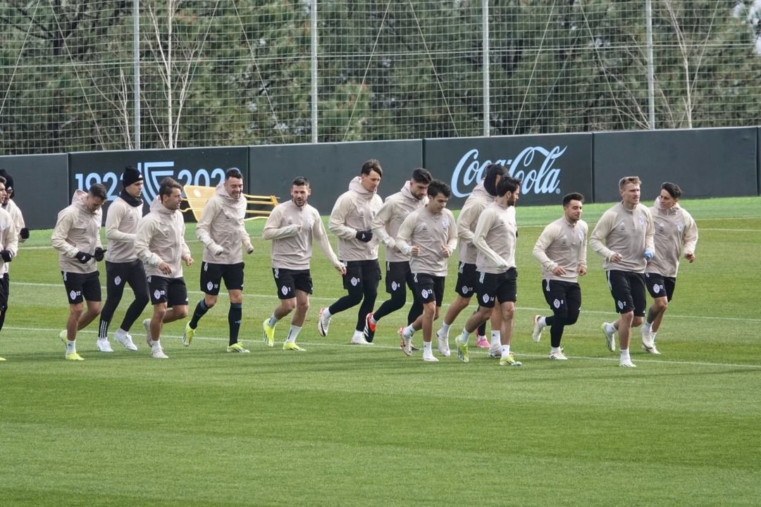 La plantilla del Celta completó ayer la última sesión de entrenamiento previa al partido de hoy en Balaídos.