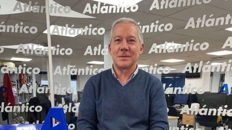 Miguel Álvarez Deza, en el set de AtlánticoTV.