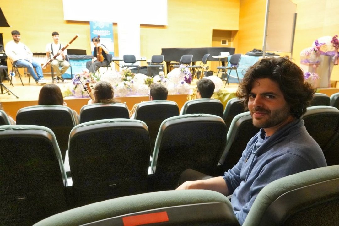 El profesor portugués André B. Silva impartió clases magistrales de improvisación musical en el Conservatorio.