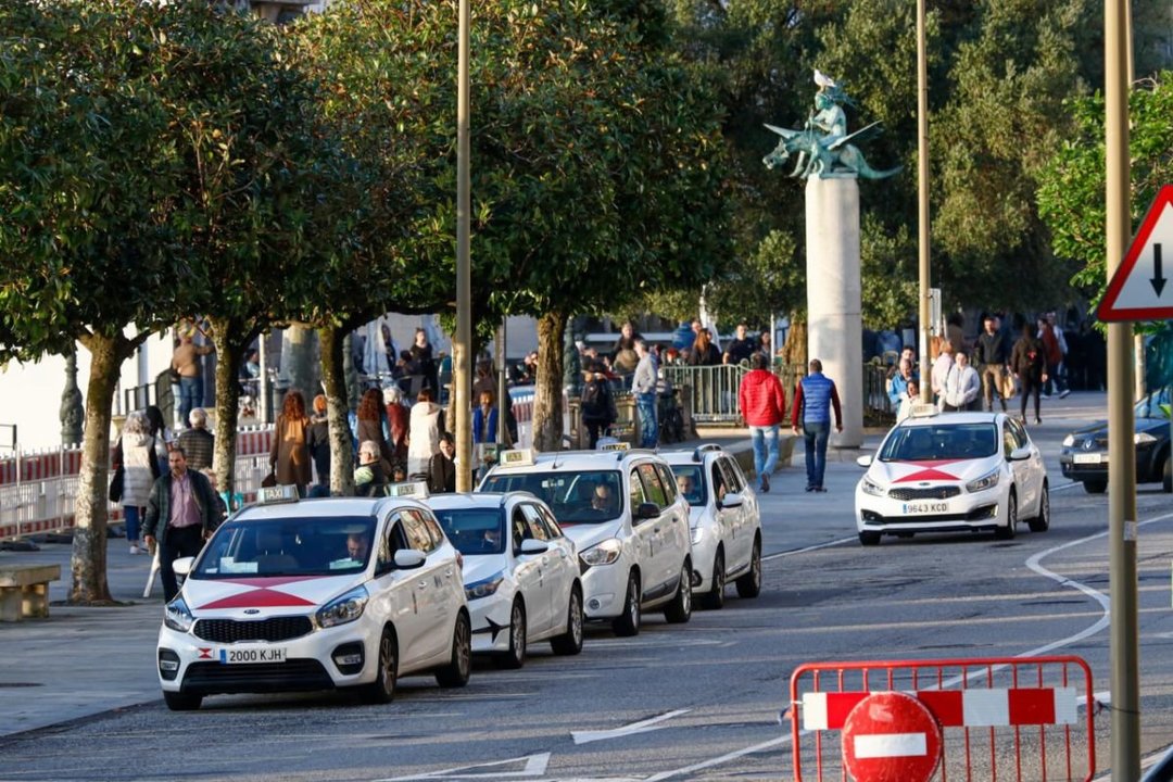 En todo Vigo dan servicio un total de 546 taxis conducidos por más de 600 chóferes.