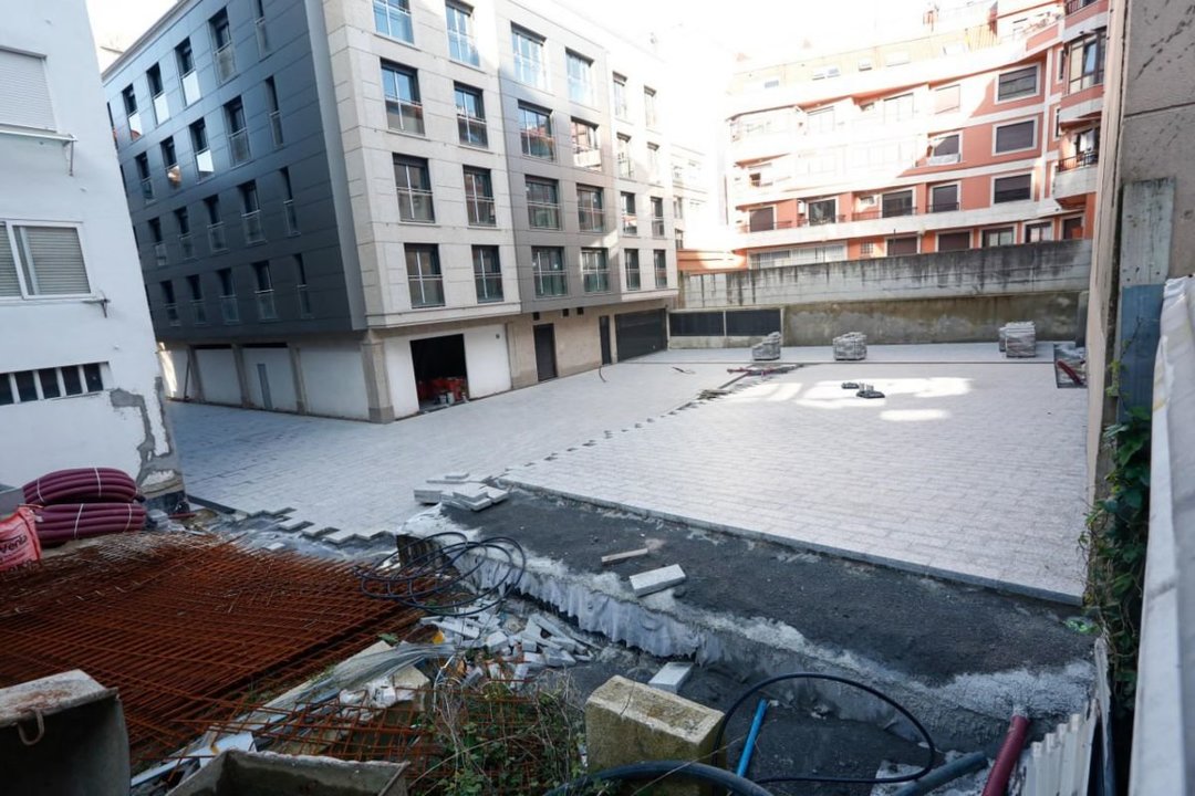 Parte del espacio para la nueva plaza entre la peatonal de Urzaiz y San Roque.