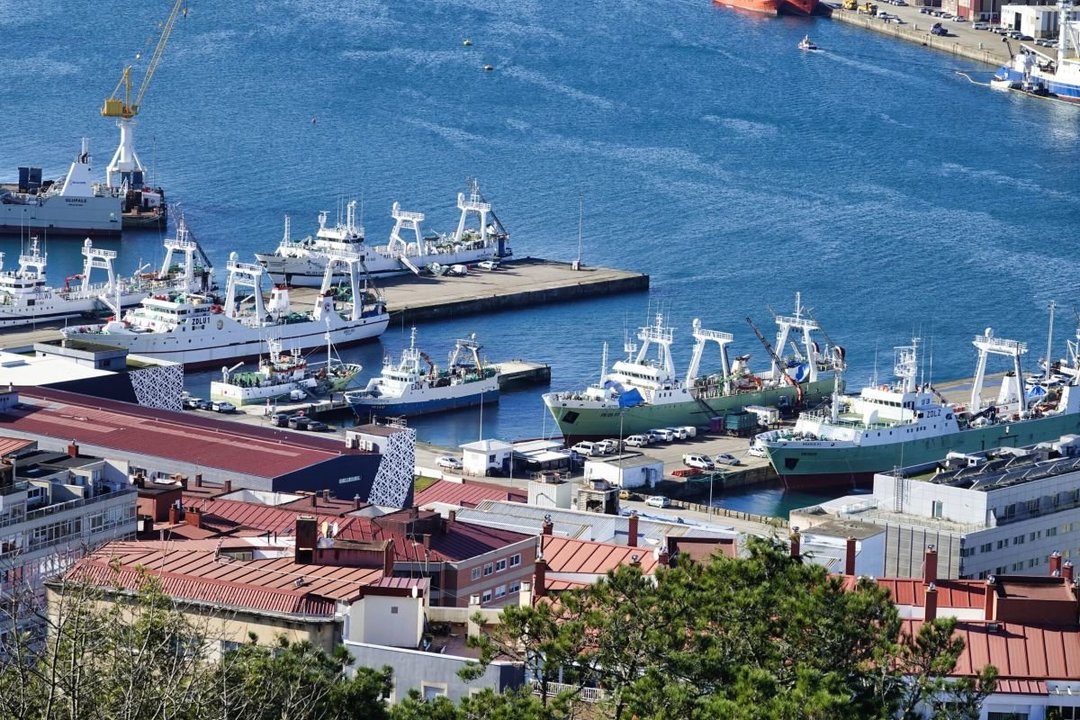 Muelle de pesca de altura en el Puerto de Vigo.