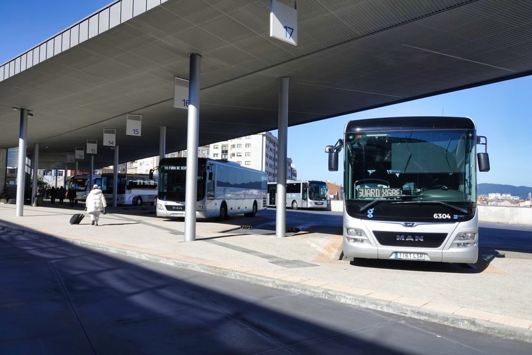 Desde la estación de Urzaiz salen diferentes autobuses a los municipios del Baixo Miño.