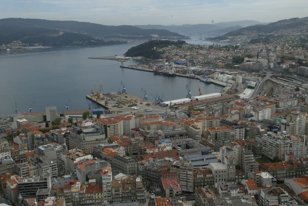 El informe presentado en el Círculo revela que Vigo  es una ciudad con poca población que vive de alquiler, un 14%.