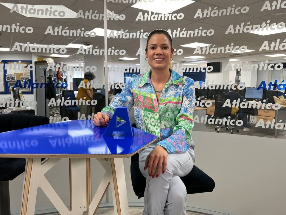 Lorena Pérez Pintos en el set de Atlántico TV.