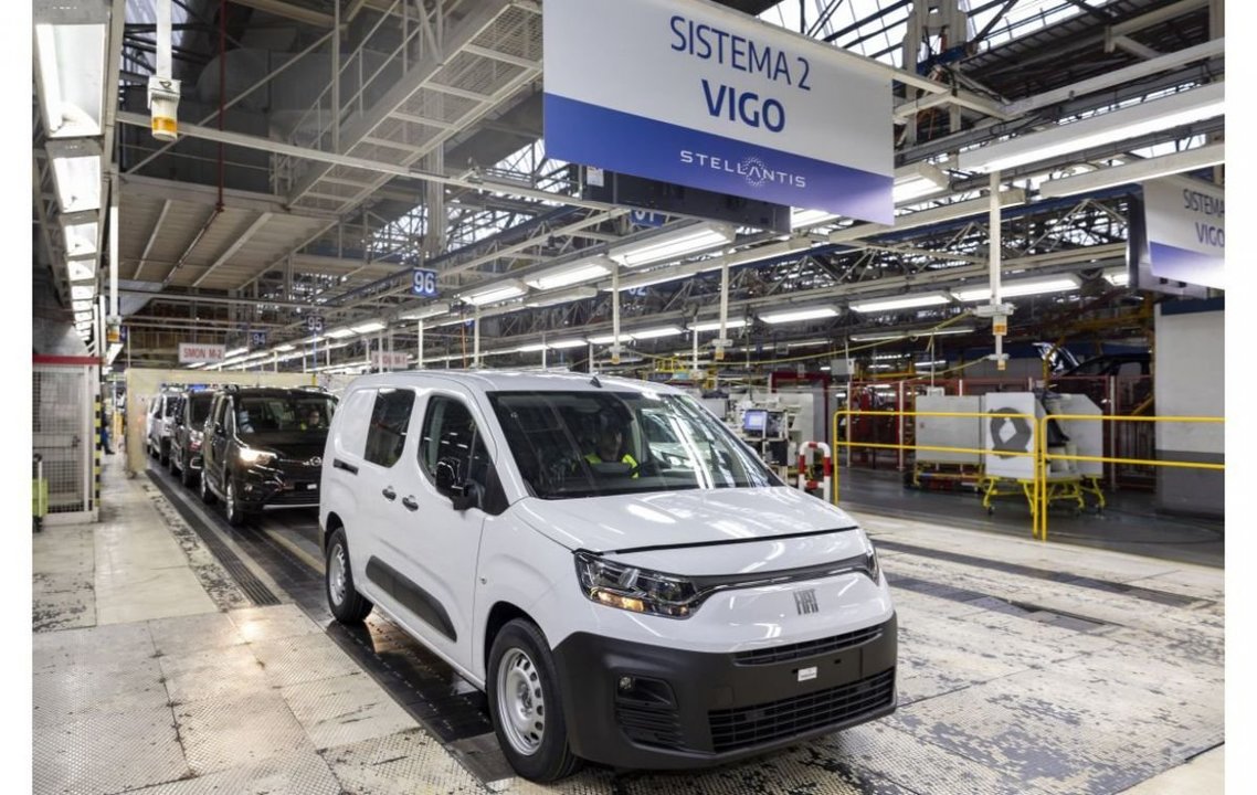 Línea de producción de las furgonetas en la planta de Stellantis.