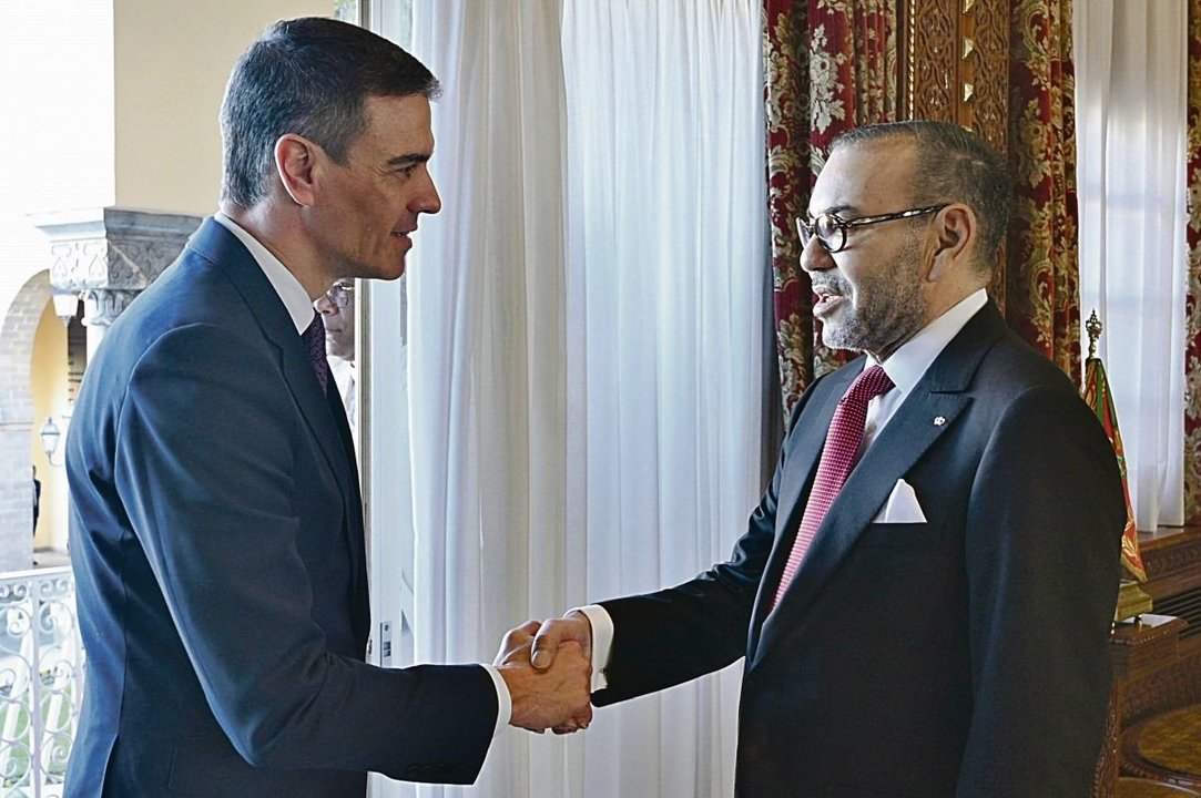 Pedro Sánchez, con el rey de Marruecos, Mohamed, el pasado mes de febrero.