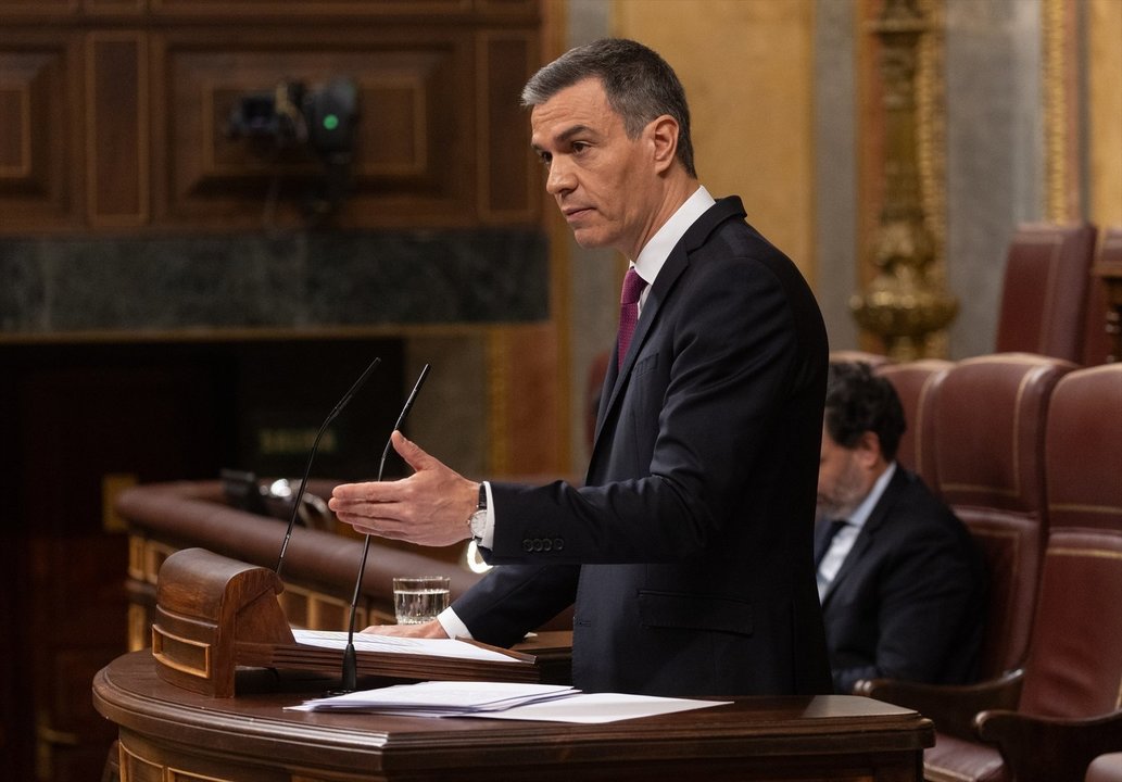 El presidente del Gobierno, Pedro Sánchez, interviene durante una sesión plenaria, en el Congreso de los Diputados. // Europa Press