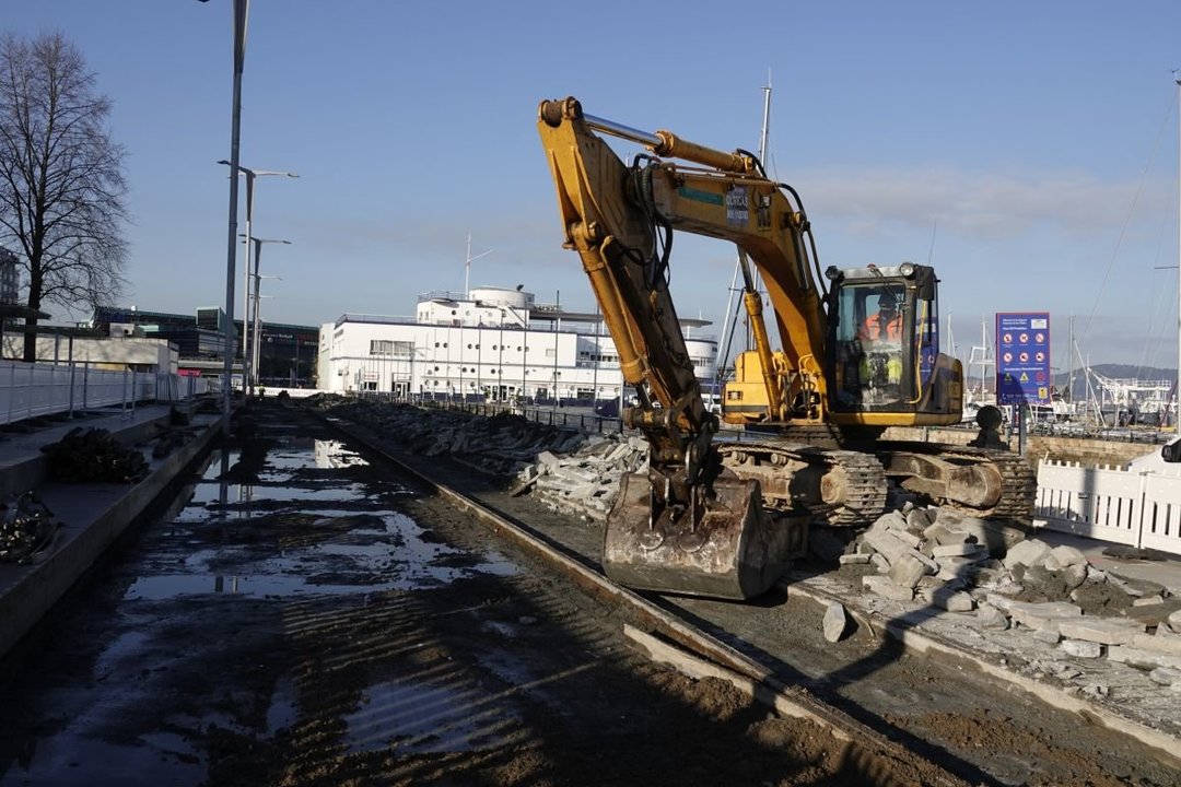 Entre otros gastos, el Puerto le reclama al Concello unos 3,3 millones de euros por la restauración de As Avenidas.