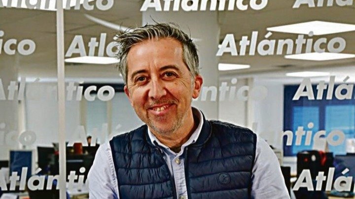 Miguel Pereira, en el set de AtlánticoTV.